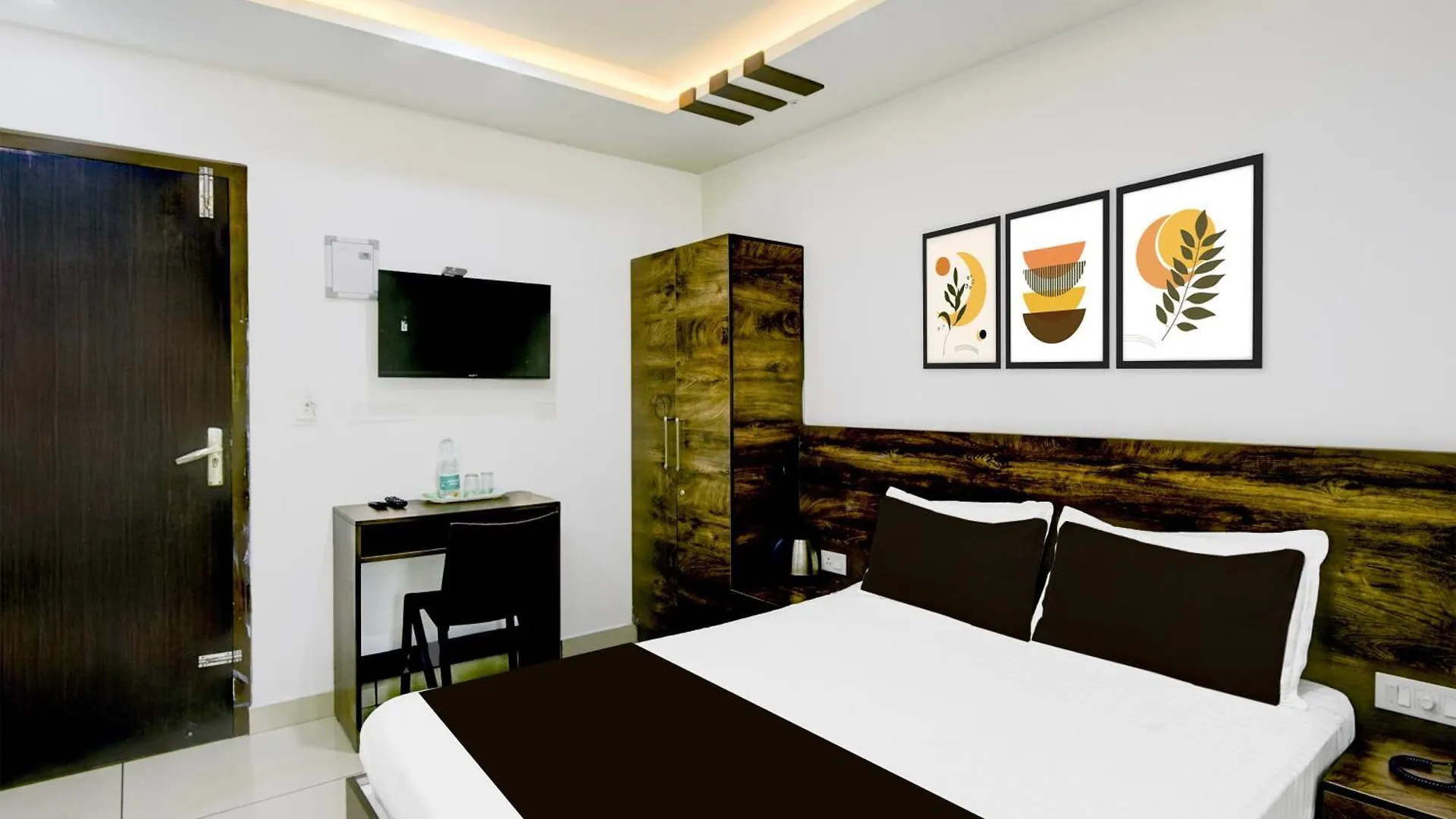 ***  Hotel O R K Residency Varakal Inde