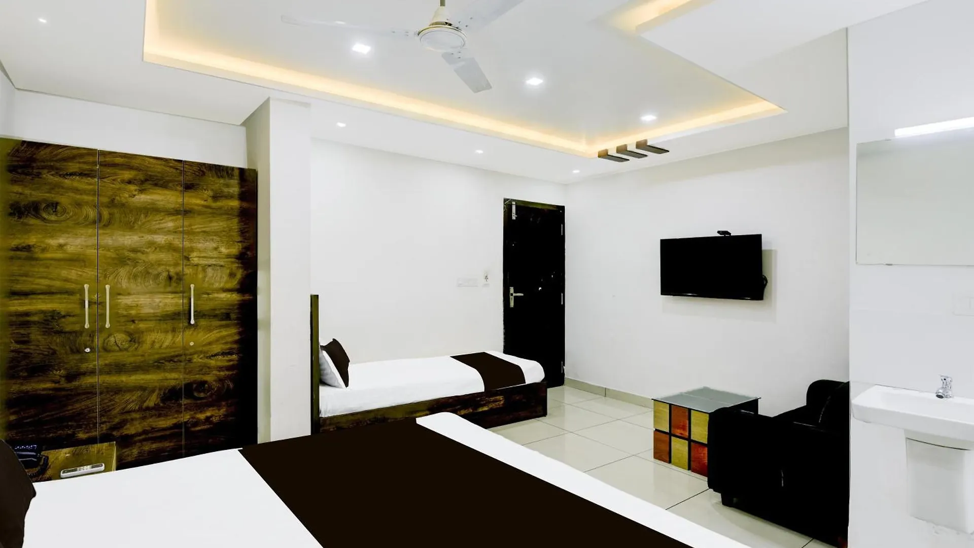 Hotel O R K Residency Varakal 3*,