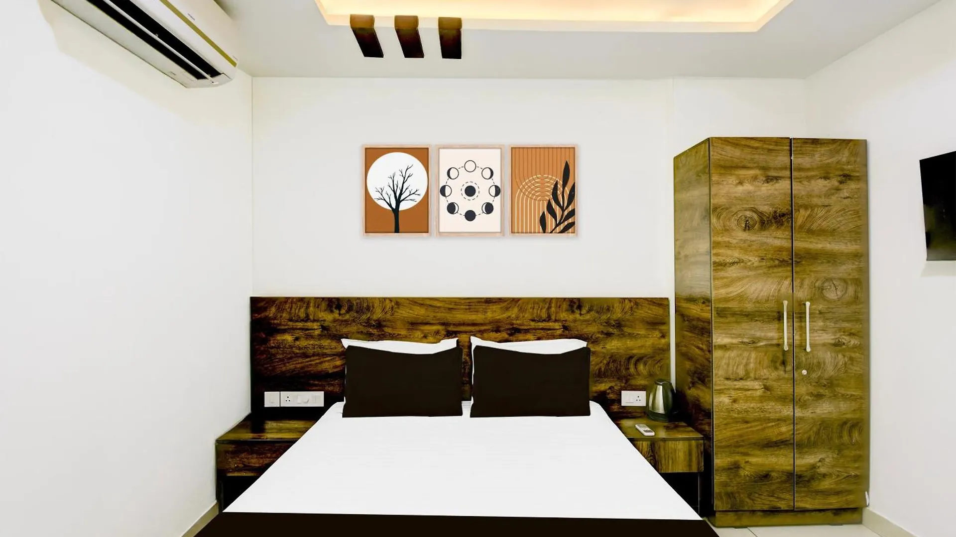 Hotel O R K Residency Varakal